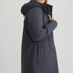Manteau couleur gris foncé pour femmeé manteau chaud et court fabriqué au Québec. Vegan.