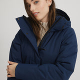 Manteau marine pour femme fabriqué au Québec. Entièrement vegan avec isolant synthétique.