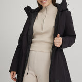 Manteau pour femme fabriqué au québec. Cordons d'ajustements à la taille