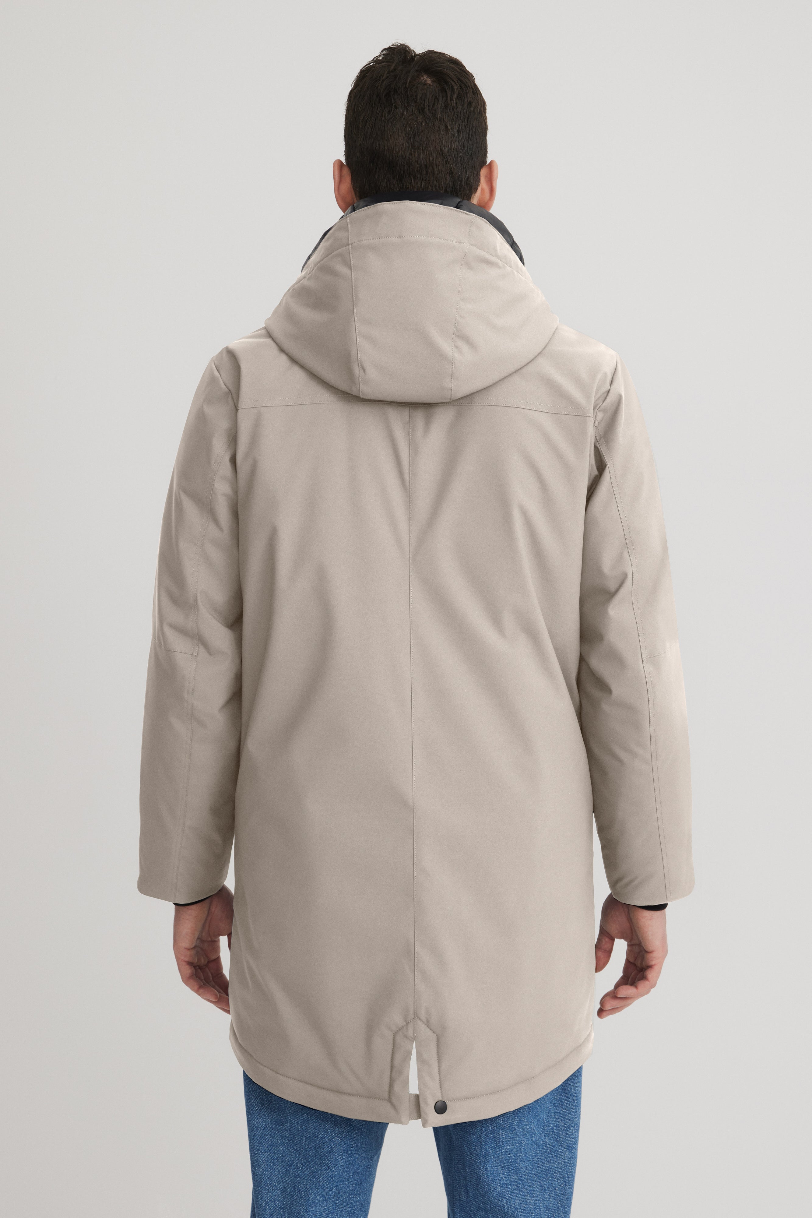 Manteau d'hiver couleur sable pour homme. Tissu recyclé et imperméable