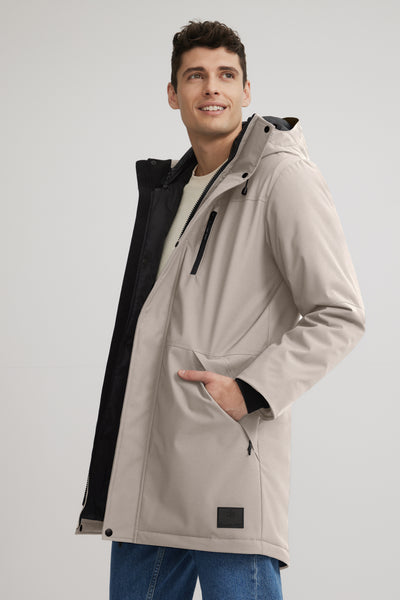 Manteau pour homme de couleur beige. Longueur mi-cuisse. fabriqué au Québec.