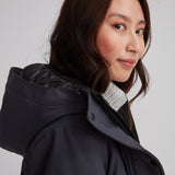 Manteau vegan pour femme fabriqué au Québec. Protège des grands froids. 