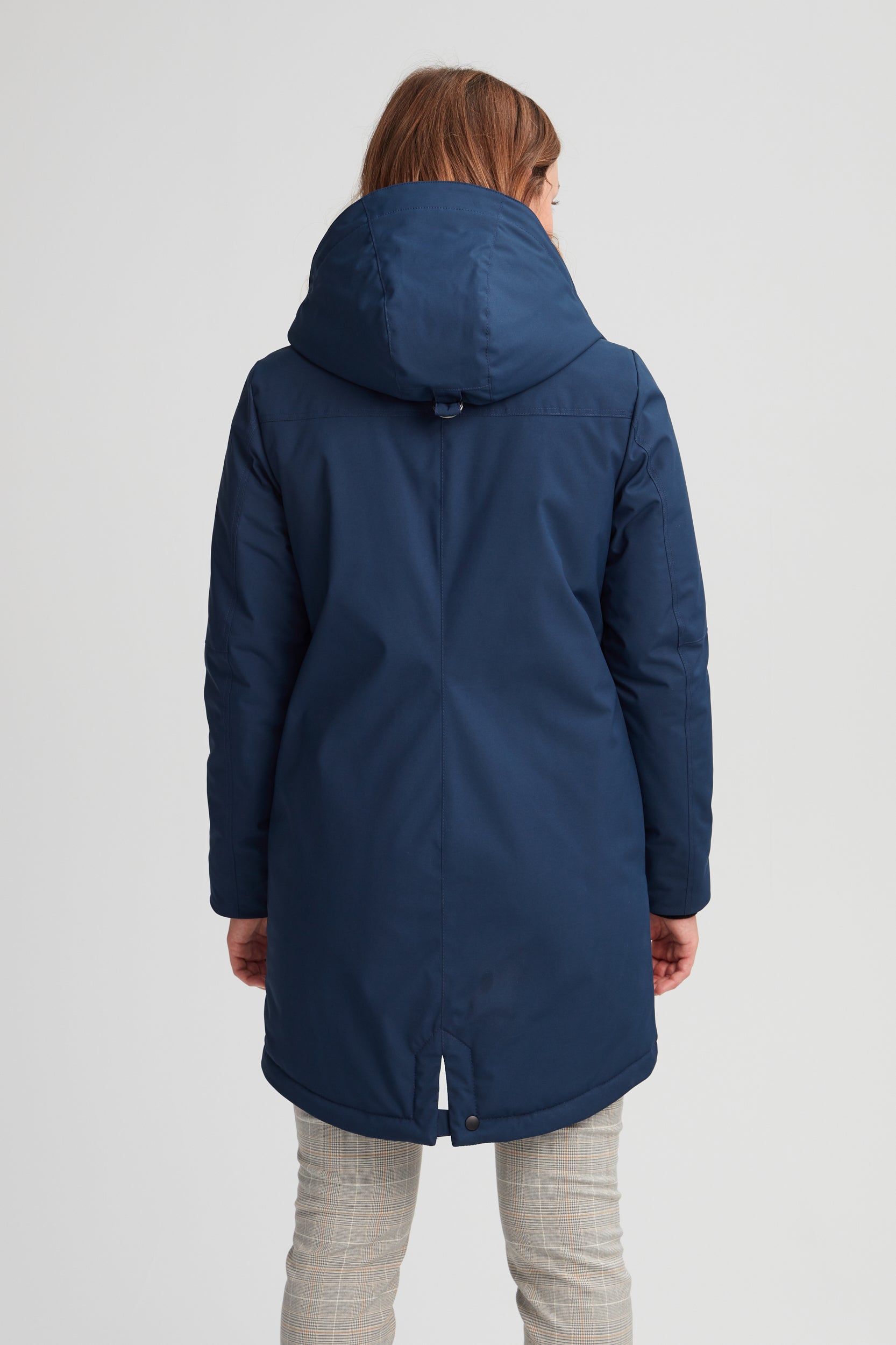 Manteau d'hiver marine isolé synthétiquement dos