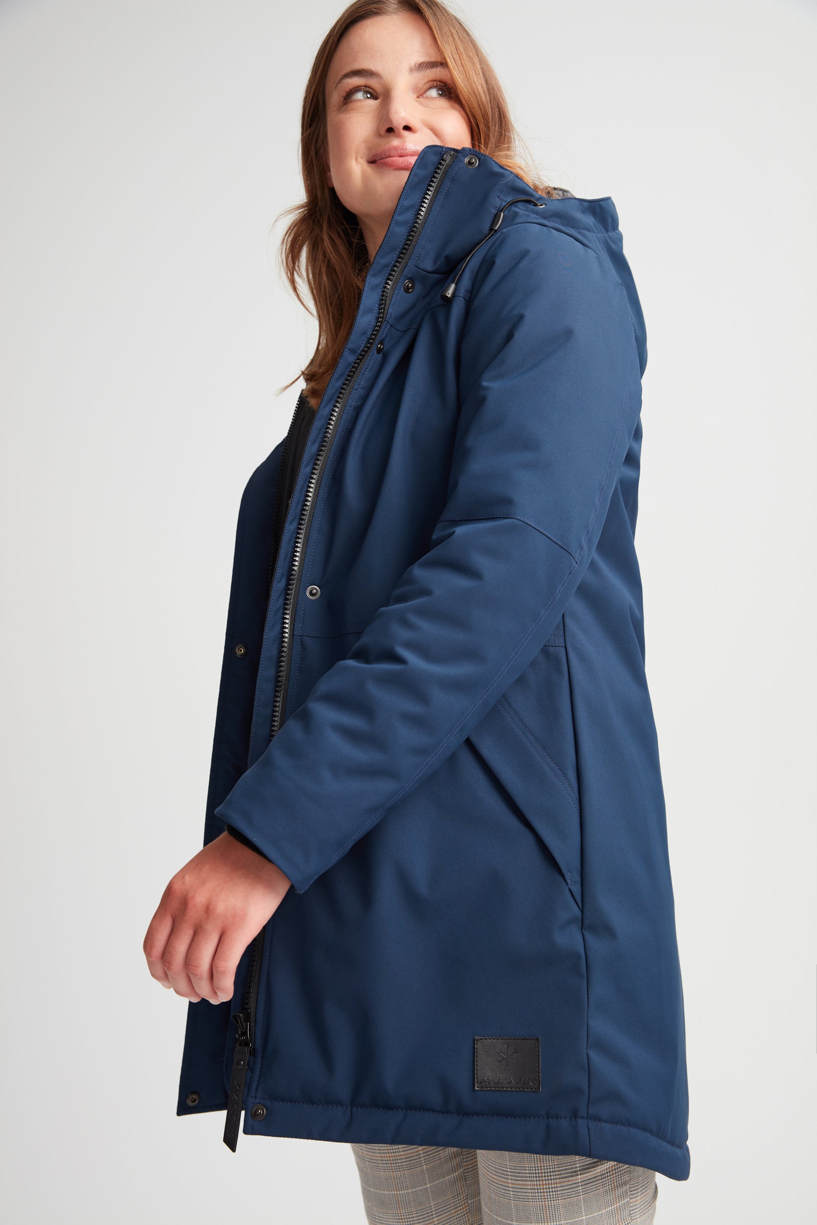 Manteau d'hiver isolé marine mi-cuisse fait au québec